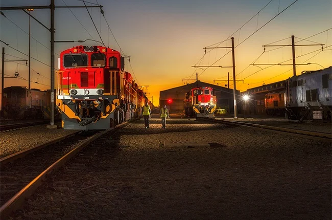 Minister reviews R8.9bn Sishen-Saldanha ore rail repair program